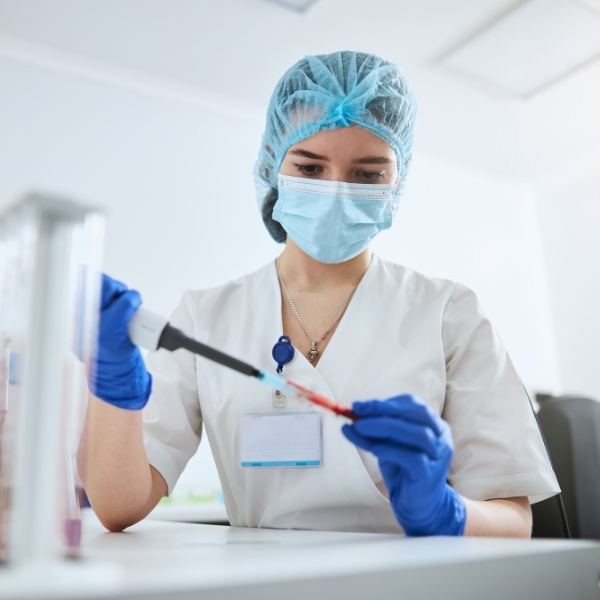 Curso online de Análisis de Líquidos Corporales y Biomoléculas Clínicas para Técnicos Superiores en Laboratorio Clínico y Biomédico